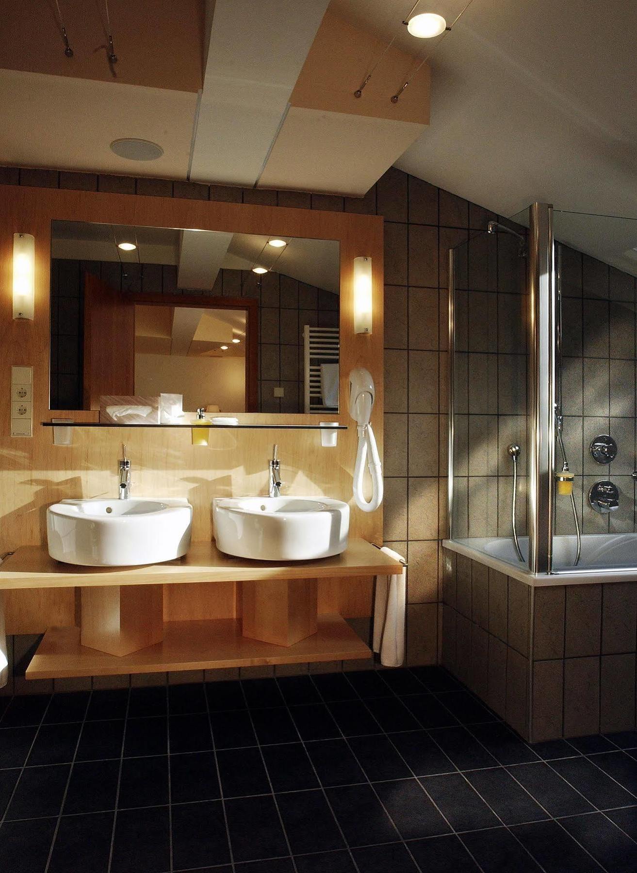 Hotel Krone - Eat, Drink, Stay Bressanone Zewnętrze zdjęcie